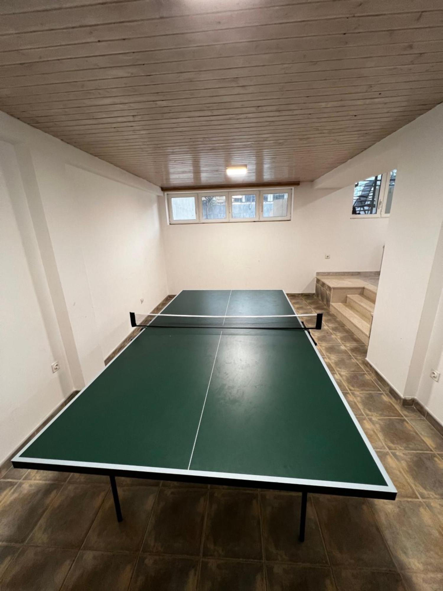 Villa Arena - Pool Table, Table Tennis, Darts & More 普拉 外观 照片